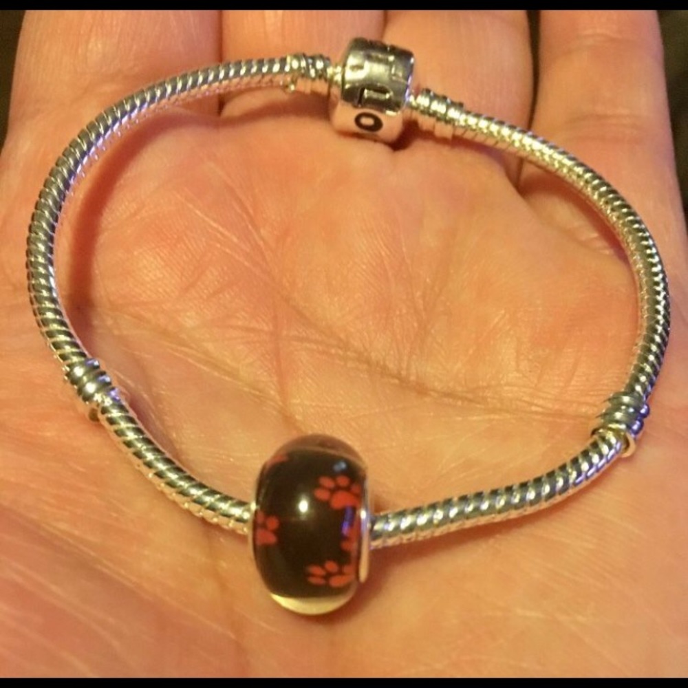 New, Paw Print Bracelet (small) 17 cm